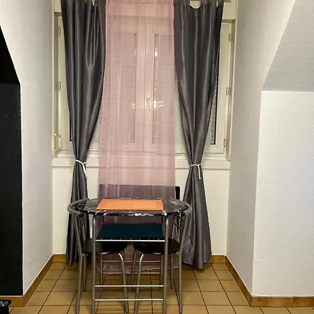 Maison Des Touristes Apartament *
